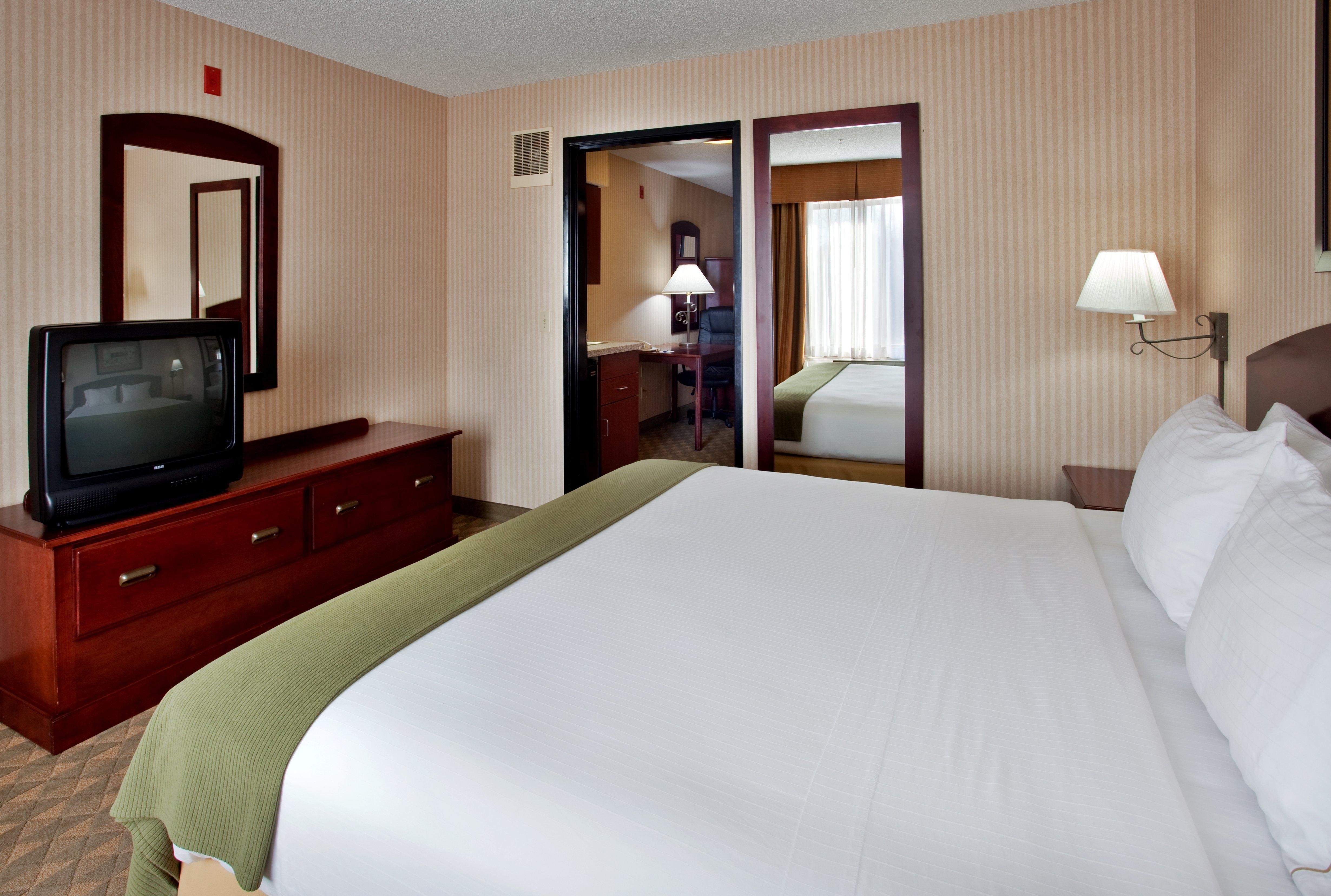 Spark By Hilton Lansing Экстерьер фото