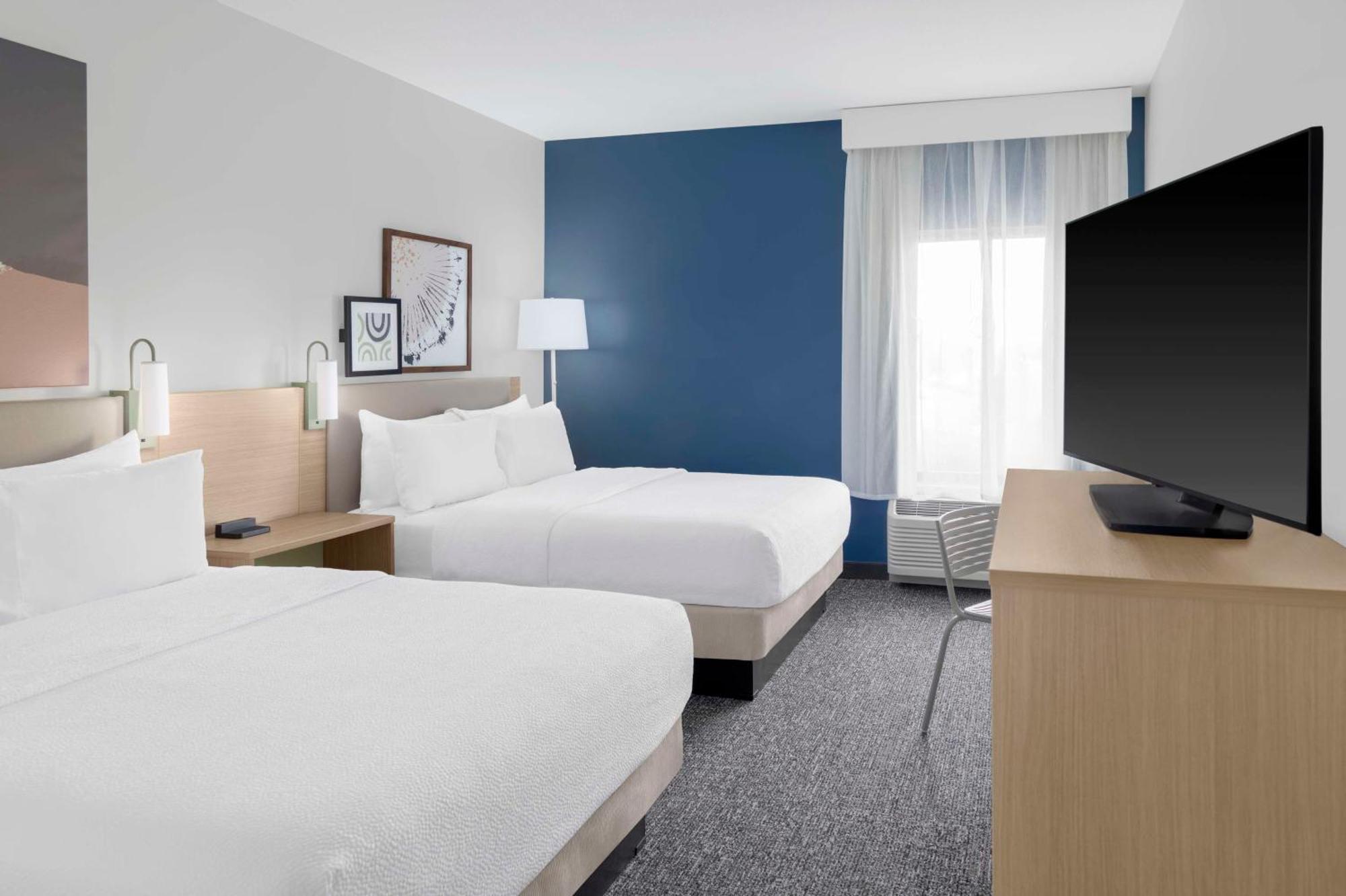 Spark By Hilton Lansing Экстерьер фото