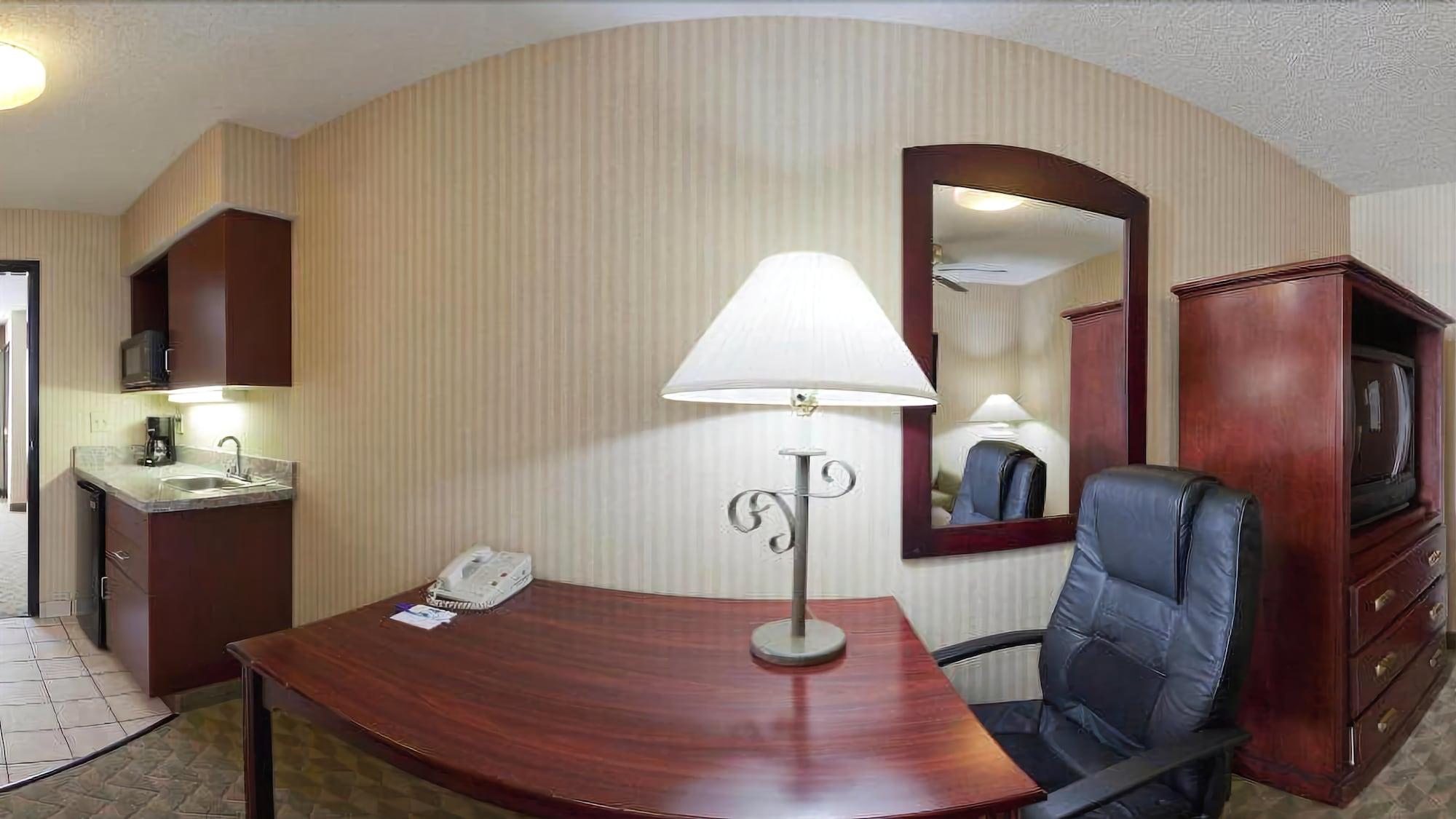 Spark By Hilton Lansing Экстерьер фото